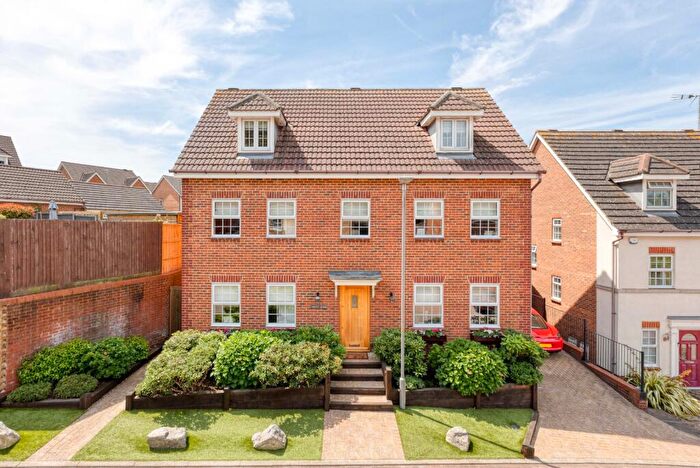5 Bedroom Detached House For Sale In Quantock Close, Stevenage, Hertfordshire, SG1