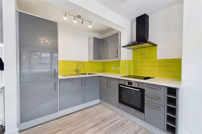 1 Bedroom Flat For Sale In Church Street, Theale, Reading, Berkshire, RG7