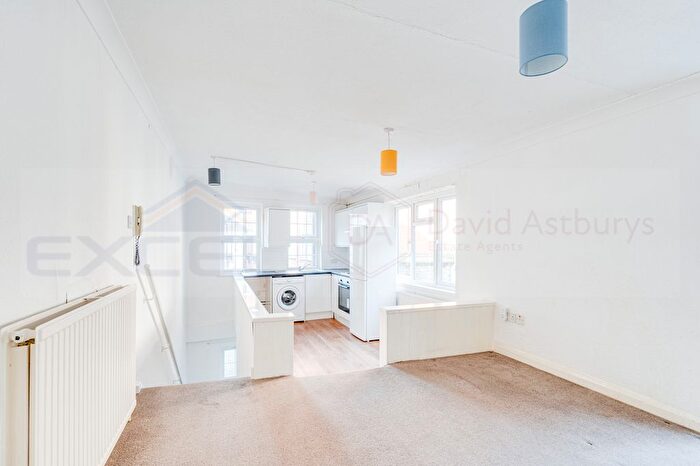 1 Bedroom Flat To Rent In Loveridge Mews, West Hampstead, London, NW6