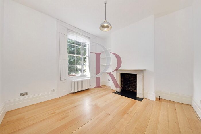 3 Bedroom Maisonette To Rent In Halliford Street, Islington, N1