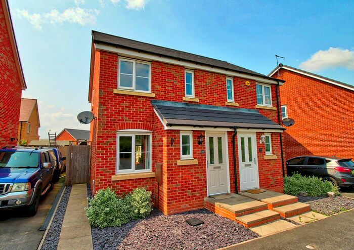 2 Bedroom Semi-Detached House For Sale In Squirrel Bank, Droitwich, WR9