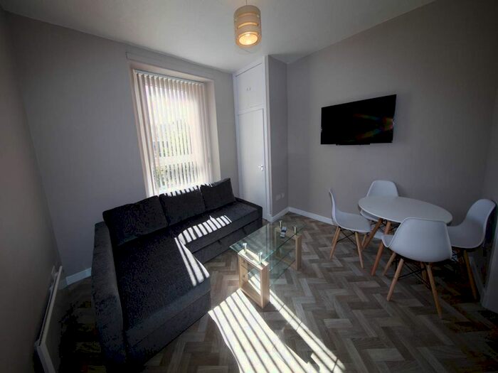 1 Bedroom Flat To Rent In Pitfour Street, Dundee, DD2