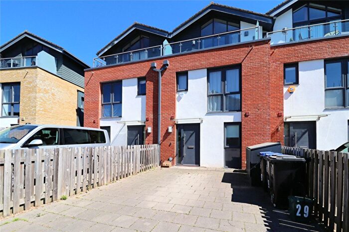 3 Bedroom Terraced House For Sale In Woking, GU22