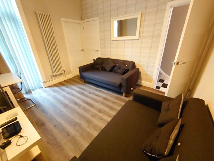 3 Bedroom Terraced House To Rent In Cameron St, Kensington, L7