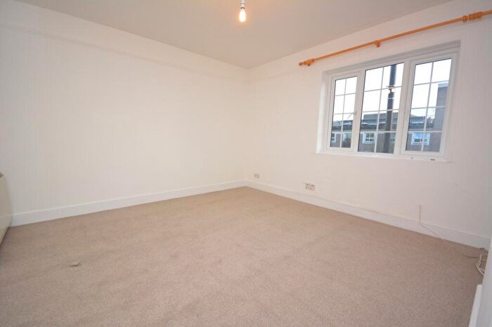 1 Bedroom Apartment To Rent In Duke Street, CM1