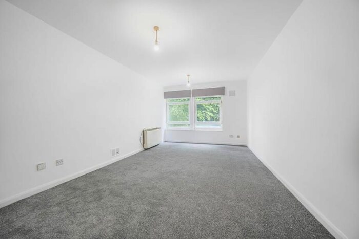 1 Bedroom Flat To Rent In Morden Road, Wimbledon, SW19