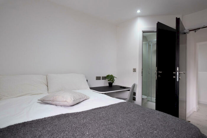7 Bedroom Terraced House To Rent In Elk House, High Street, Lincoln, Lincolnshire, LN5