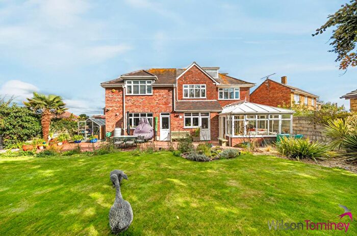 5 Bedroom Detached House For Sale In Broadmeadow Road, Weymouth, DT4