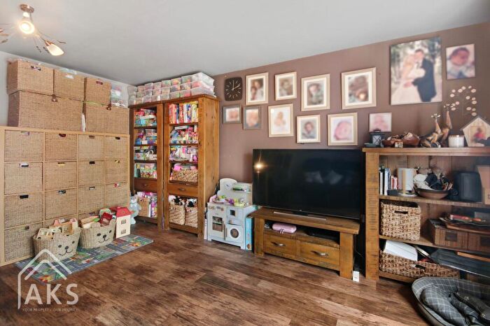 3 Bedroom End Of Terrace House For Sale In Eden Close, Hilton, DE65