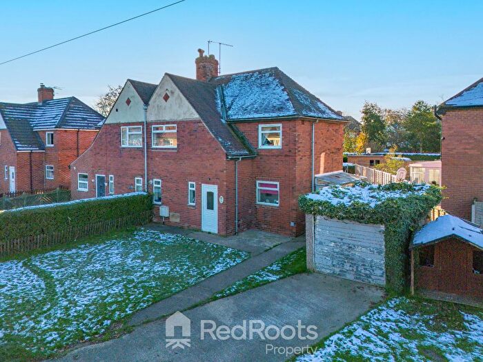 3 Bedroom Semi-Detached House For Sale In East Avenue, South Elmsall, Pontefract, West Yorkshire, WF9