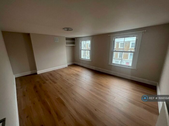 2 Bedroom Flat To Rent In Fernlea Road, London, SW12