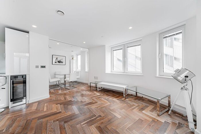 2 Bedroom Flat To Rent In City Road, Eagle Point City Road, EC1V