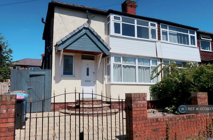 3 Bedroom Semi-Detached House To Rent In Dorchester Road, Swinton, Manchester, M27
