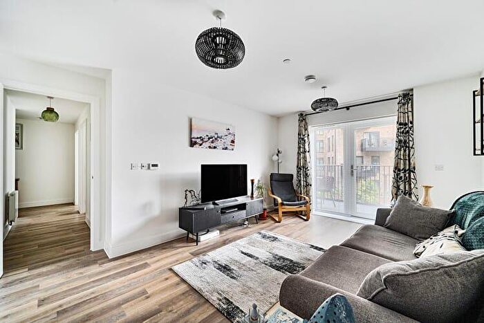 2 Bedroom Flat For Sale In Amber House, Bracknell, Berkshire, RG12