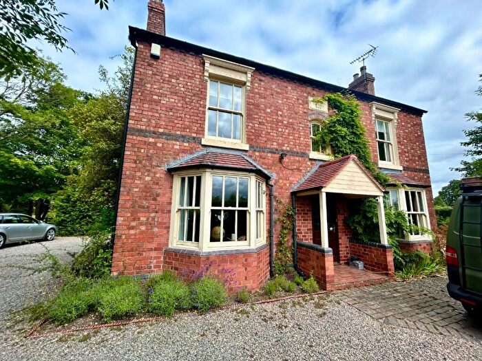 4 Bedroom House To Rent In Hollyland, Coleshill, Birmingham, B46