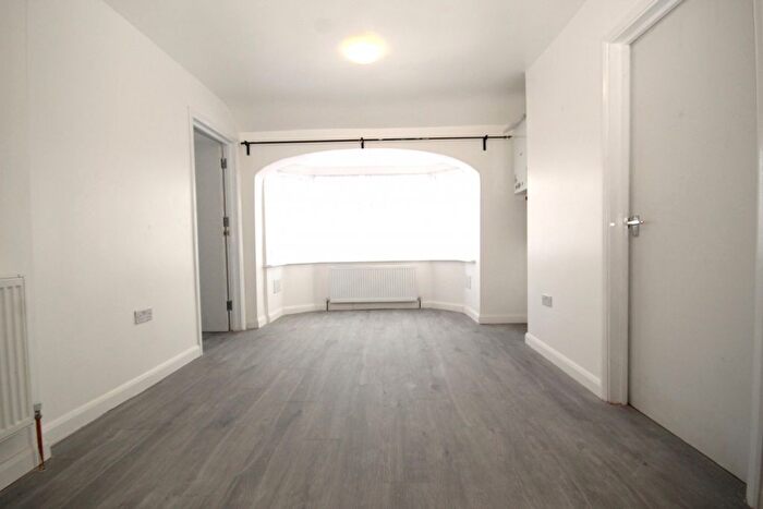 Studio To Rent In Park Avenue, Park Royal, London, NW10