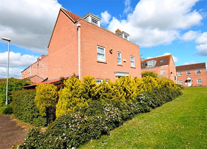 4 Bedroom Detached House To Rent In Jackson Walk, Sapley, Huntingdon, Cambridgeshire, PE28