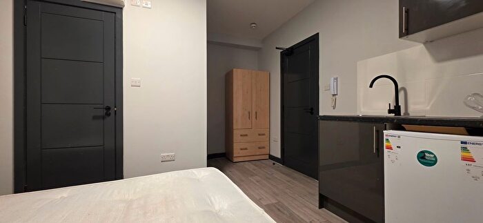 Studio To Rent In Edgar Road, West Drayton, UB7