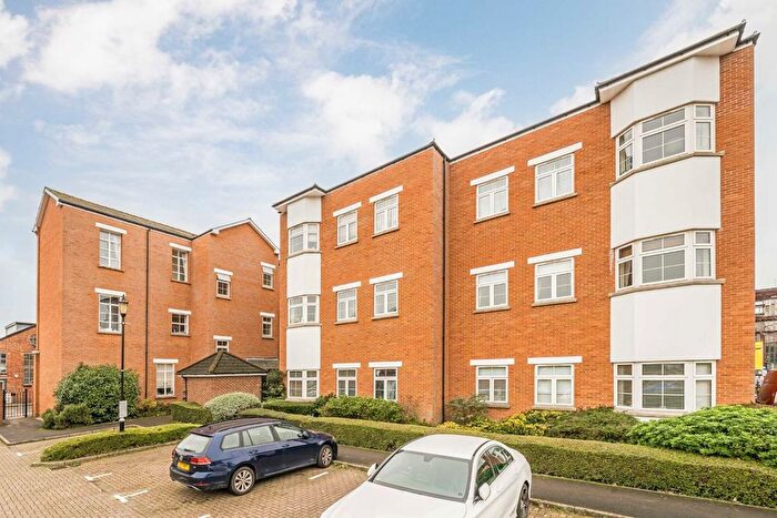 2 Bedroom Flat For Sale In Sigrist Square, Kingston Upon Thames, KT2