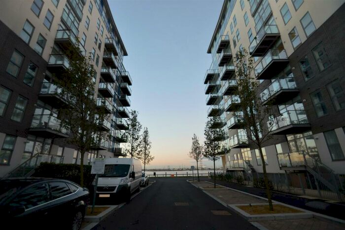 2 Bedroom Apartment To Rent In Darbyshire House, Clovelly Place, Greenhithe, DA9