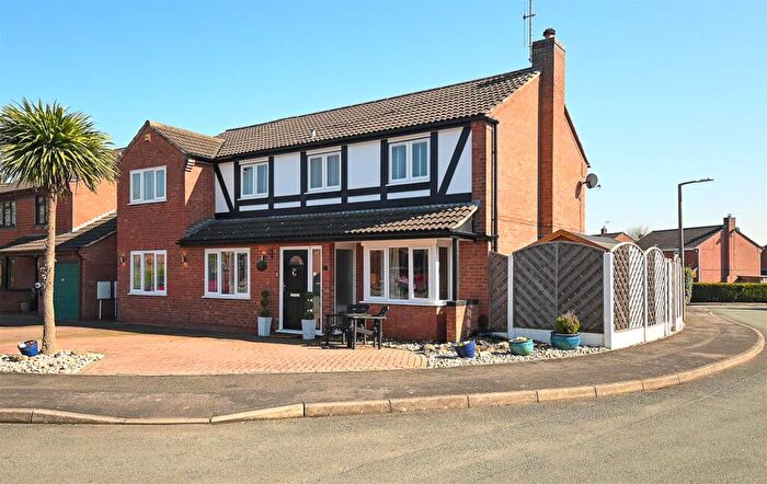 4 Bedroom Detached House For Sale In Severn Close, Stretton, DE15