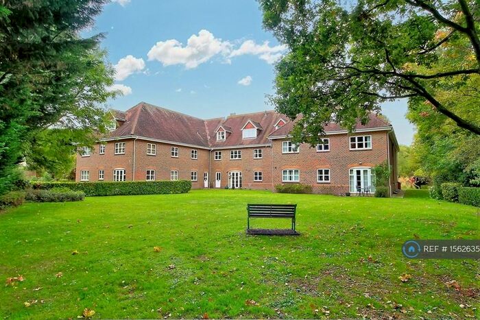1 Bedroom Flat To Rent In Reading Road, Sherfield-On-Loddon, Hook, RG27