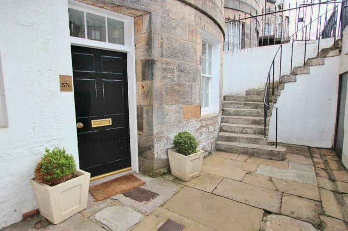 2 Bedroom Flat To Rent In North Castle Street, New Town, Edinburgh, EH2