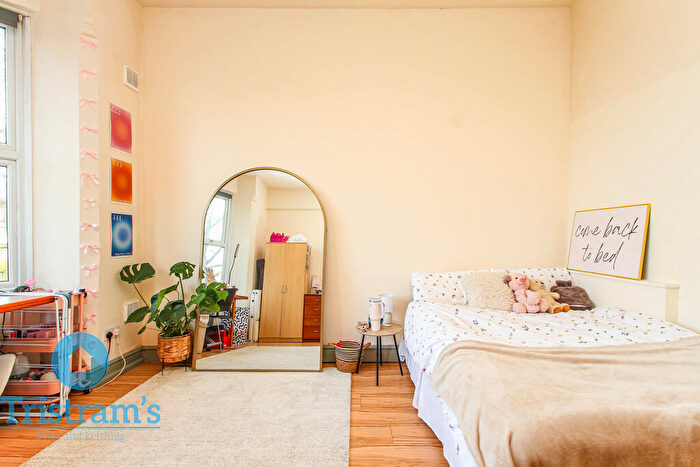 3 Bedroom Flat To Rent In Waterloo Road, Arboretum, NG7