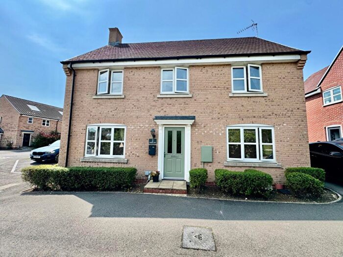 4 Bedroom Detached House For Sale In Cadnams Lane, Irthlingborough, Wellingborough, NN9