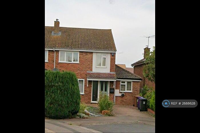 4 Bedroom Semi-Detached House To Rent In Westbury Close, Hitchin, SG5