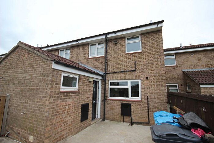 3 Bedroom Terraced House For Sale In Sedgebrook Grove, Hull, HU7