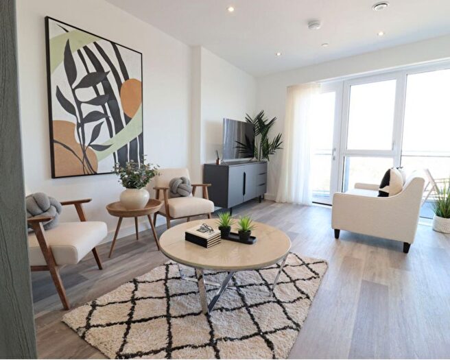 2 Bedroom Flat For Sale In Burnt Oak Broadway, Edgware, HA8