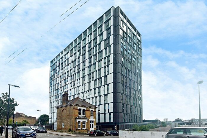 2 Bedroom Flat For Sale In Masons Avenue, Croydon, Surrey, CR0