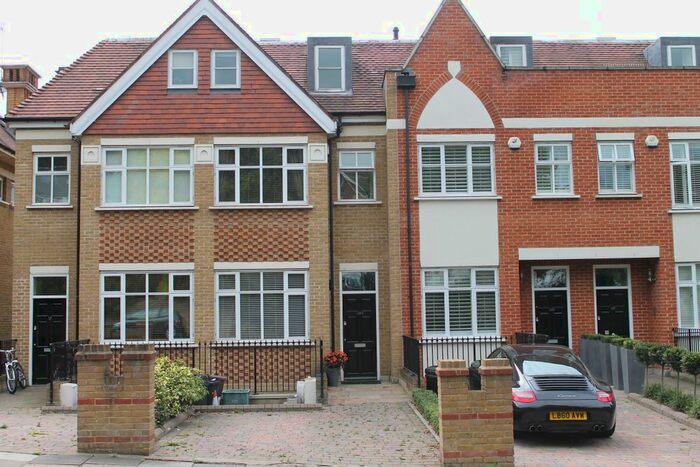 4 Bedroom Detached House To Rent In Cottenham Park Road, West Wimbledon, London, SW20
