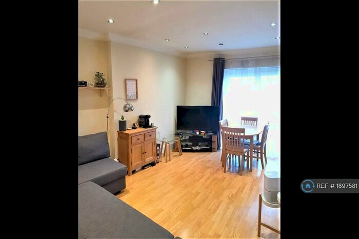 1 Bedroom Flat To Rent In Lavender Hill, London, SW11