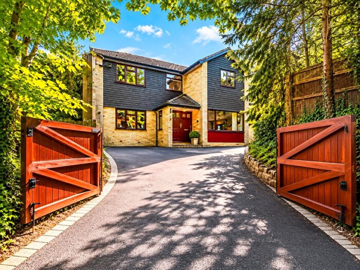 5 Bedroom Detached House For Sale In Harpenden Road, St. Albans, AL3