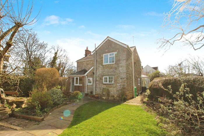 2 Bedroom Cottage For Sale In Purton Stoke, Swindon, SN5