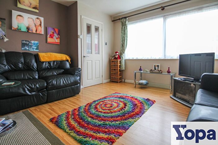 3 Bedroom Terraced House For Sale In Park Gardens, Christchurch, BH23