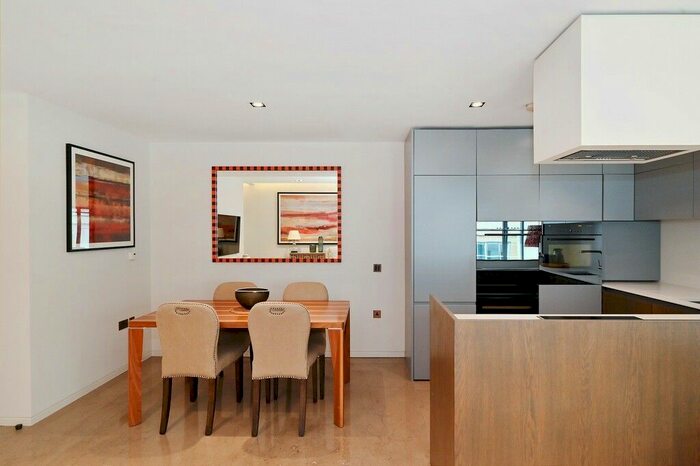 2 Bedroom Flat To Rent In Babmaes Street, St James, SW1Y