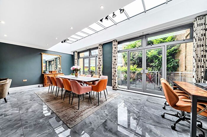 3 Bedroom Flat For Sale In Grange Road, Futura House, SE1