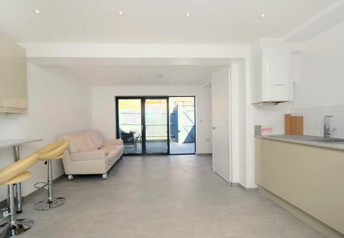 5 Bedroom House To Rent In Outram Place, King's Cross, London, N1