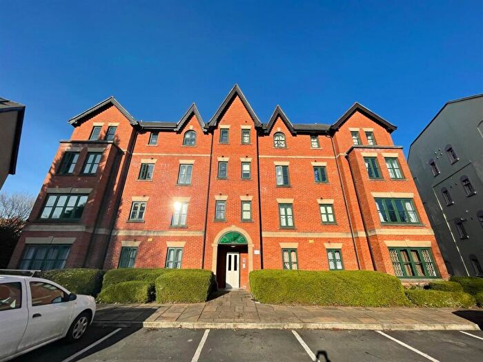 2 Bedroom Apartment To Rent In Hadfield Close, Victoria Park, £pppw, M14