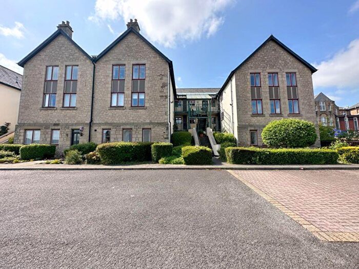 1 Bedroom Flat For Sale In Cheviot Court, Blaydon, NE21