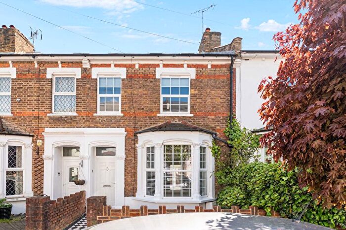 3 Bedroom Property To Rent In Gloucester Road, London, W3