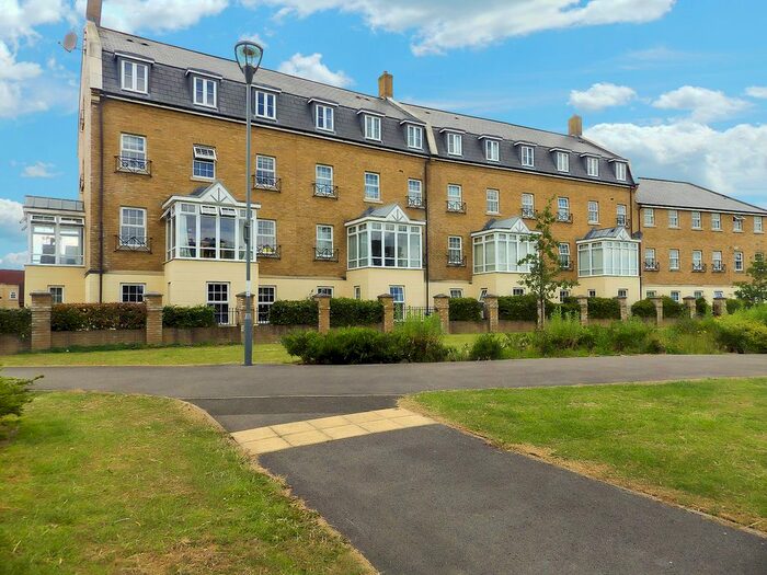 2 Bedroom Flat To Rent In Copperfields, Swindon, Wiltshire, SN25