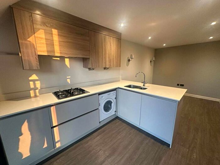 1 Bedroom Flat To Rent In Stratford Road, Shirley, Solihull, West Midlands, B90