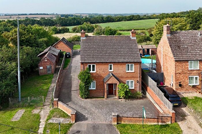 4 Bedroom Detached House For Sale In Bythorn, PE28