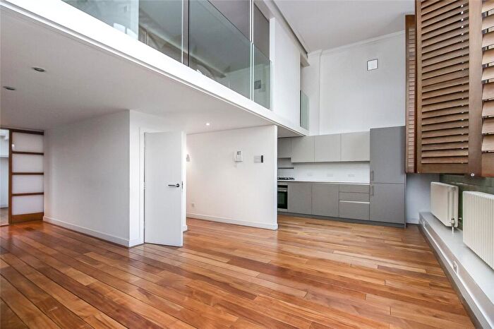 2 Bedroom Apartment To Rent In Sans Walk, London, EC1R