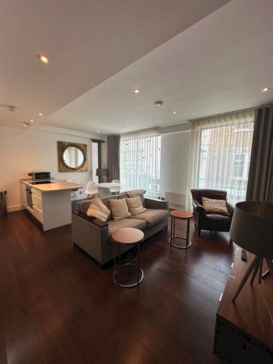 2 Bedroom Flat To Rent In Clifford Street, York, YO1