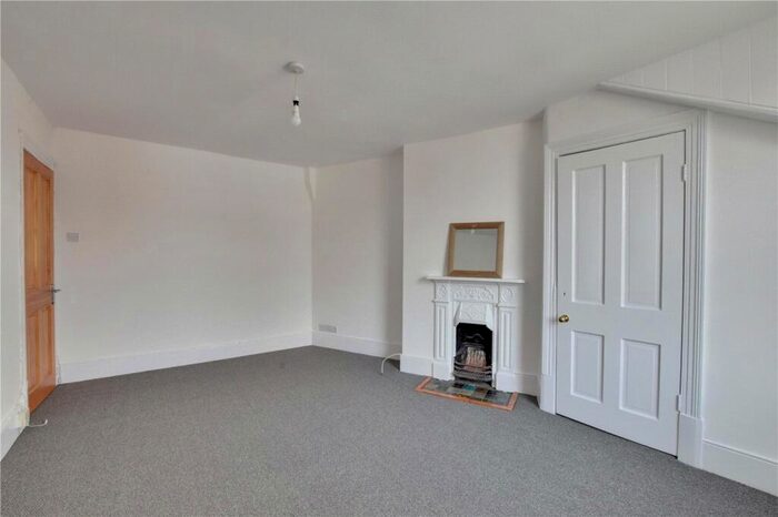 2 Bedroom Apartment To Rent In Halesworth Road, Lewisham, London, SE13